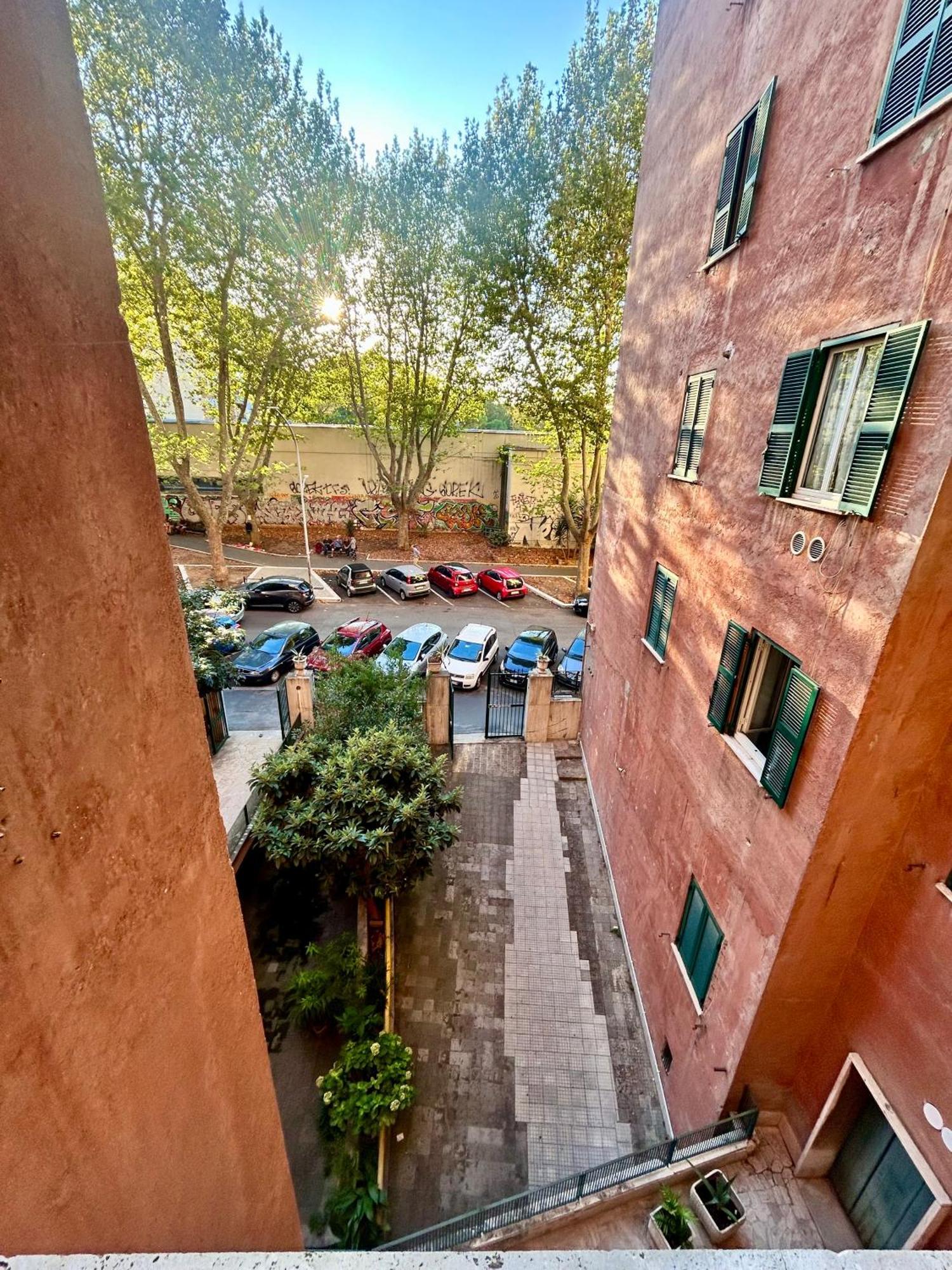 4 Stops To Colosseo - San Paolo House * Roma
